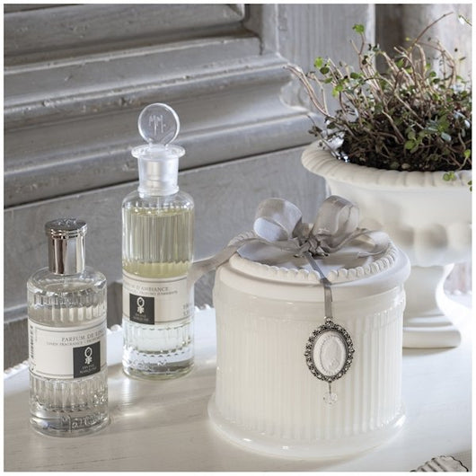 Bougie parfumée Élégante 340g - Secret de Santal - Sensaura